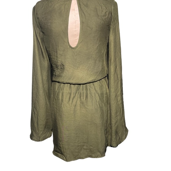 Show Me Your MuMu mini dress in army green. Size XS. Completely lined - Picture 2 of 9